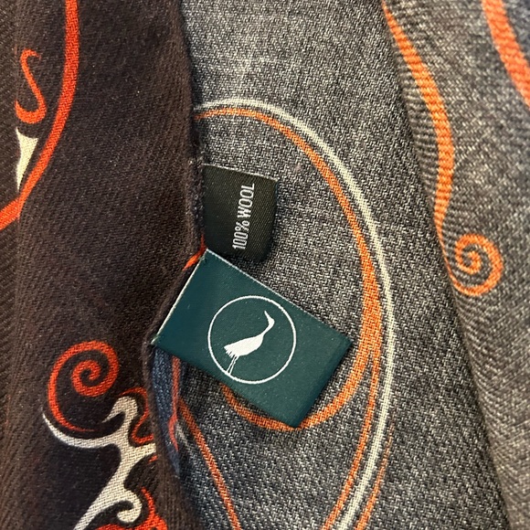 HANDMADE 100% WOOL SWIRL PATTERNED CHOCOLATE BROWN BLACK RED AND CREAM SCARF O/S - Picture 4 of 9